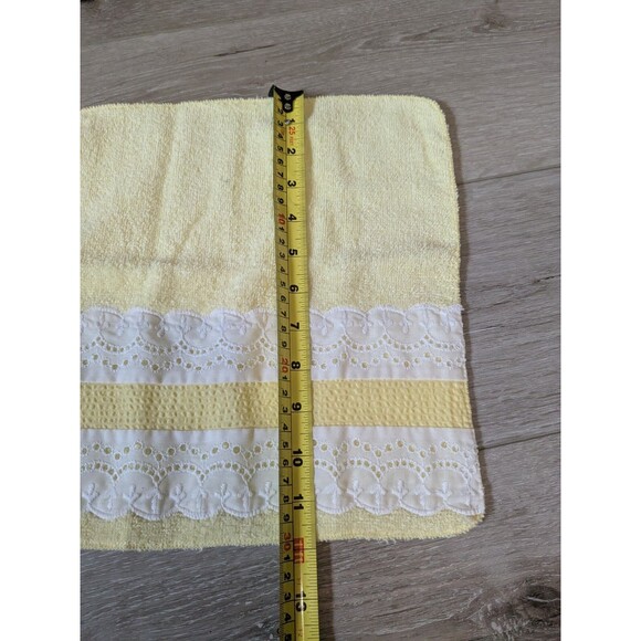 Vintage 70s Martex 3 Piece Bath Towel Set Yellow Lace Cotton MCM Cottagecore - Picture 11 of 12